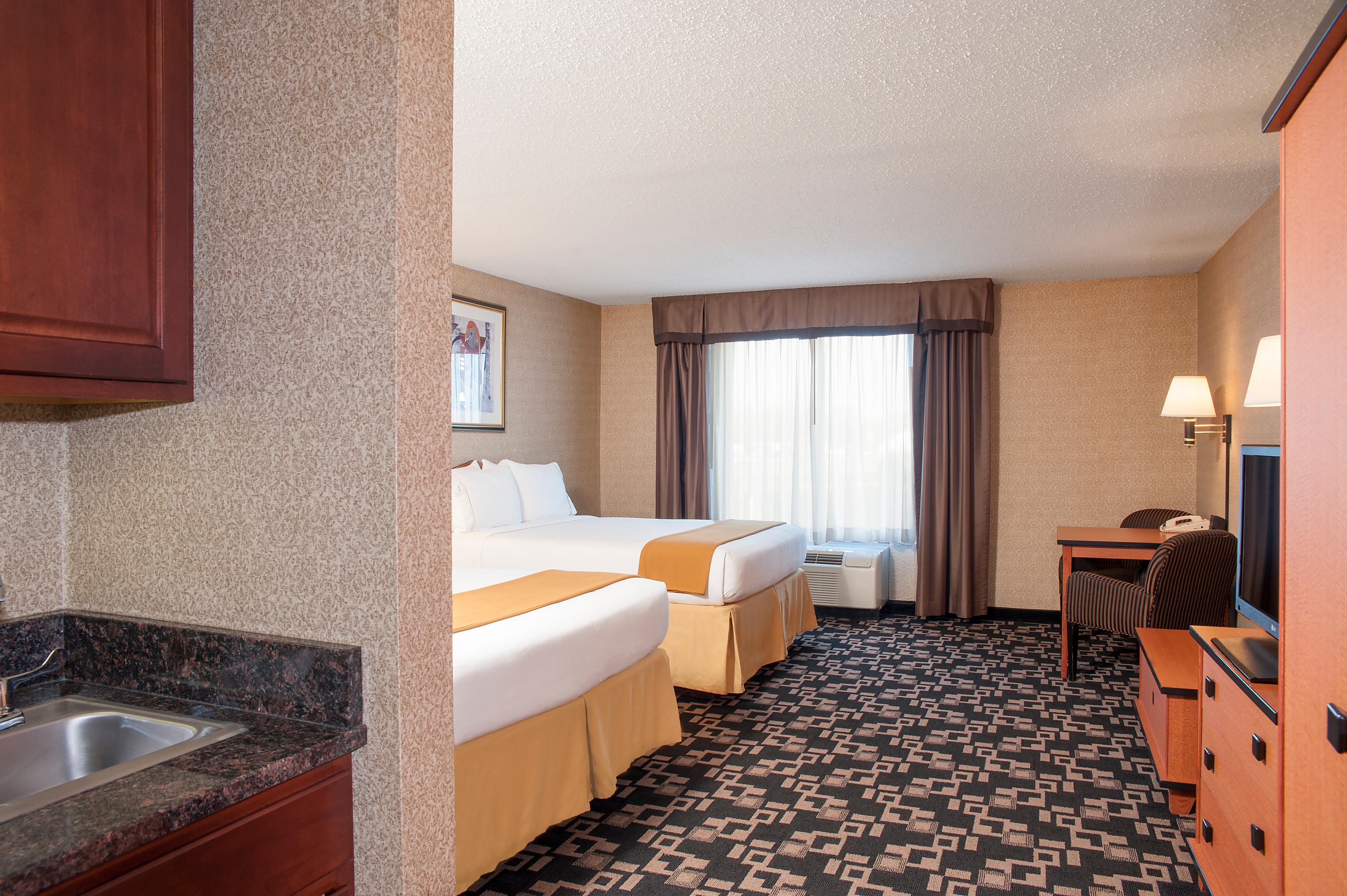 Holiday Inn Express Hotel & Suites Greenwood Extérieur photo