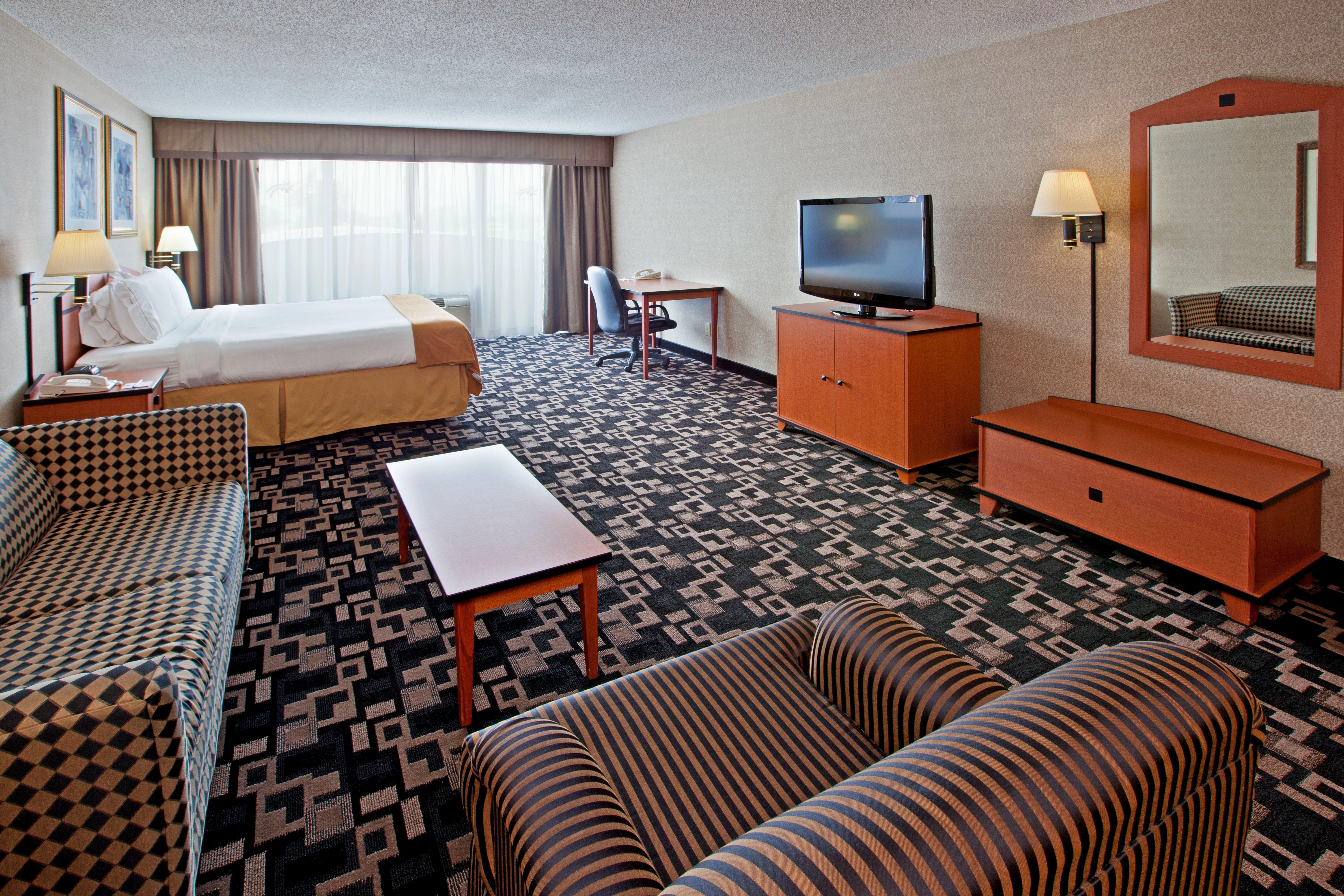 Holiday Inn Express Hotel & Suites Greenwood Extérieur photo