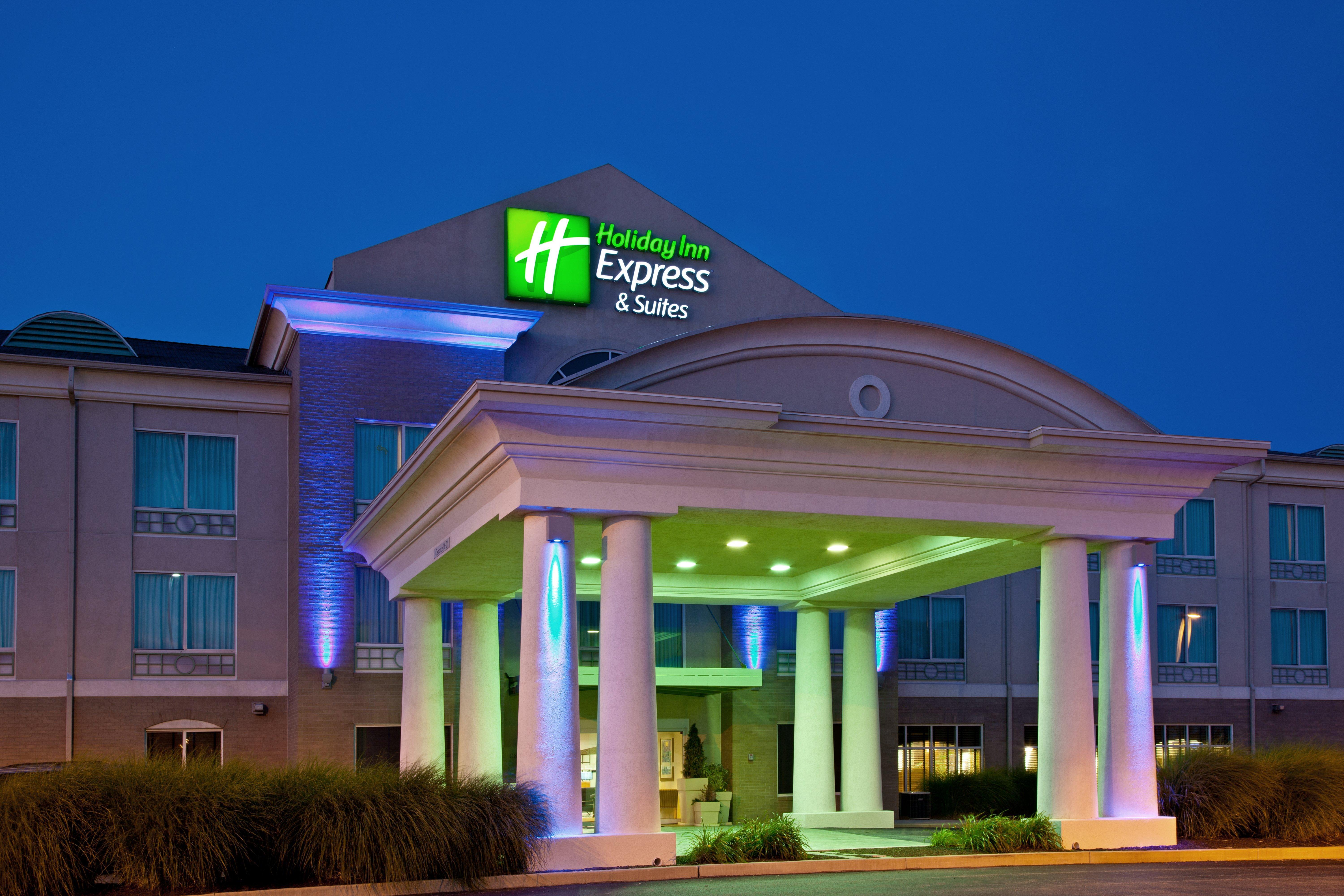 Holiday Inn Express Hotel & Suites Greenwood Extérieur photo