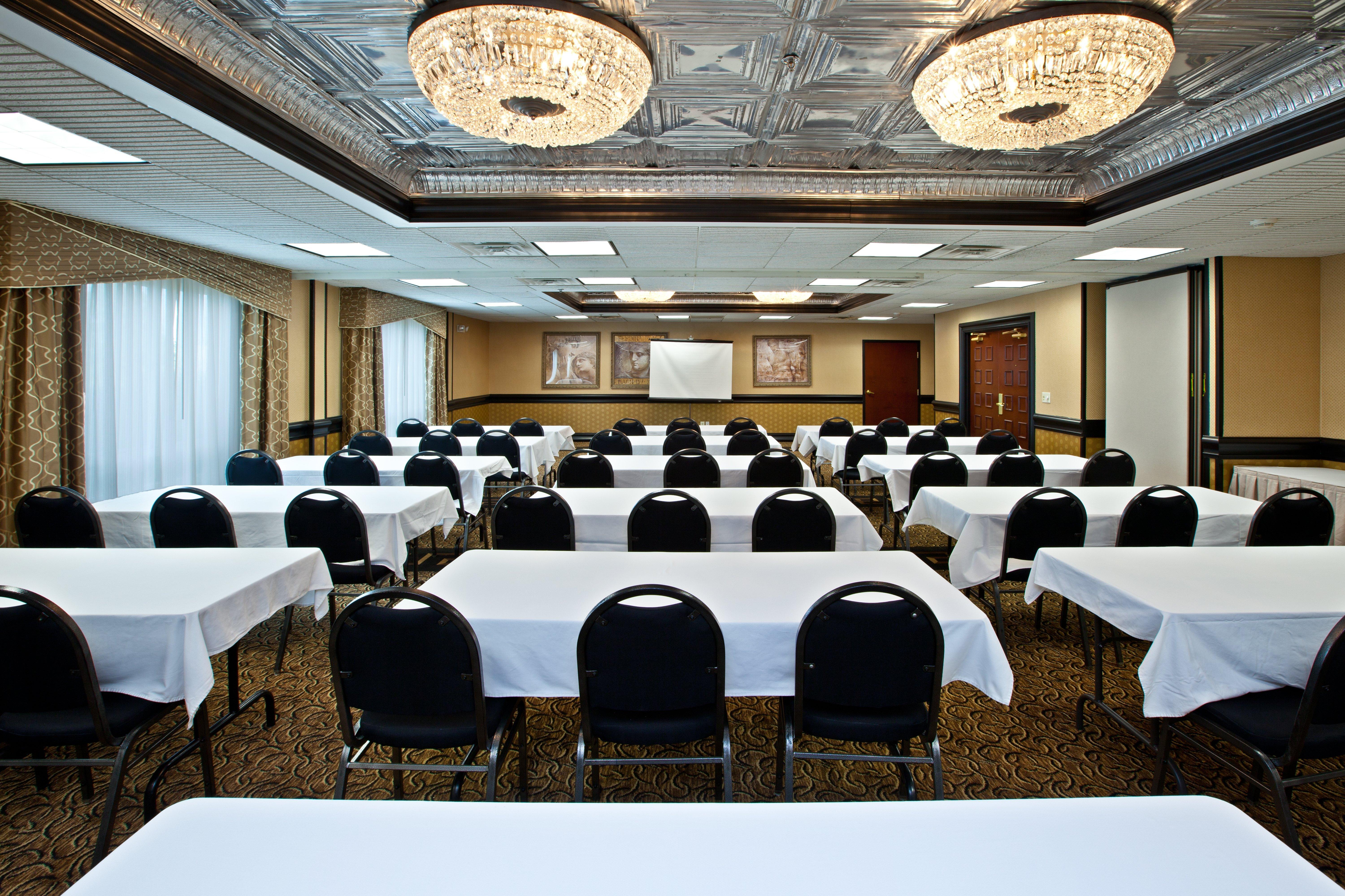 Holiday Inn Express Hotel & Suites Greenwood Extérieur photo